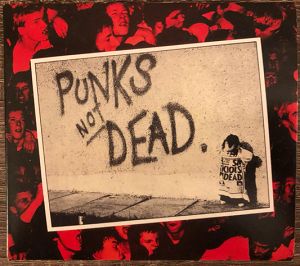 EXPLOITED  Punks not dead